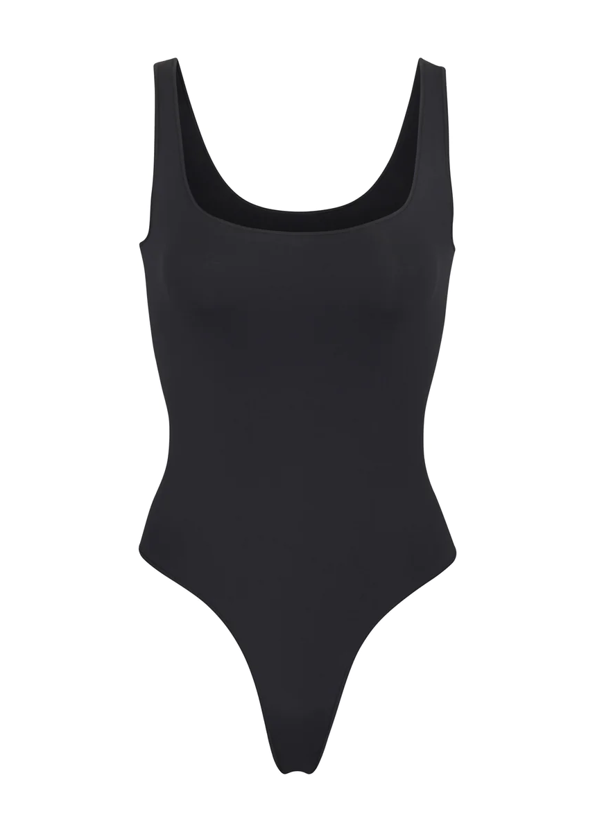 ESSENTIAL SCOOP NECK BODYSUIT